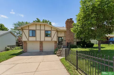 7431 Nina St, Omaha, NE 68124