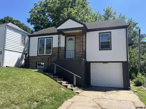 4819 Wirt St, Omaha, NE 68104