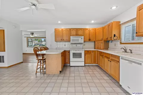 Kitchen - 308 Rangeline Rd, Snyder, NE 68664 photo 3 of 5