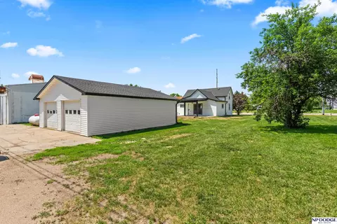 Exterior - 308 Rangeline Rd, Snyder, NE 68664 photo 8 of 10