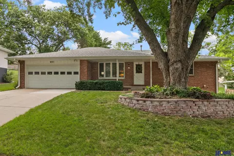 4001 Bel-ridge Dr, Lincoln, NE 68521