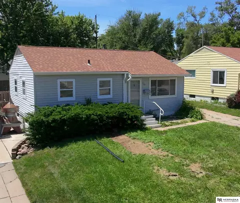 3236 S 39th St, Omaha, NE 68105