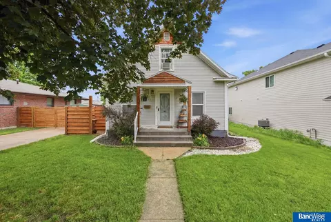 5218 Bancroft Ave, Lincoln, NE 68506