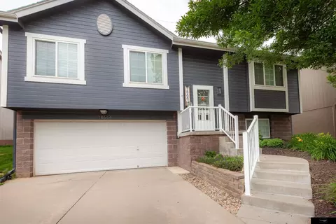 18664 R St, Omaha, NE 68135