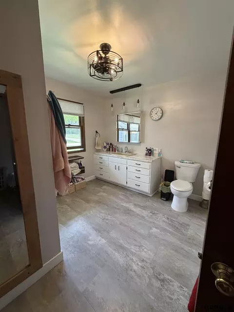 Bath - 700 Everett St, Lyons, NE 68038 photo 2 of 2