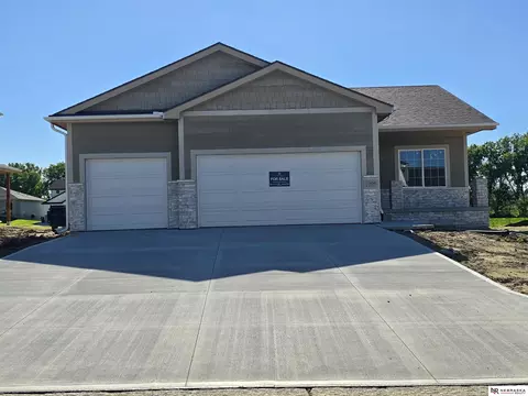 11406 N 161 Ave, Bennington, NE 68007
