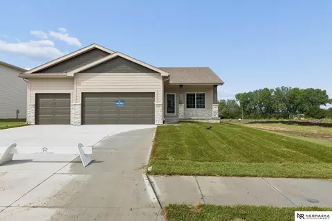 11406 N 161 Ave, Bennington, NE 68007