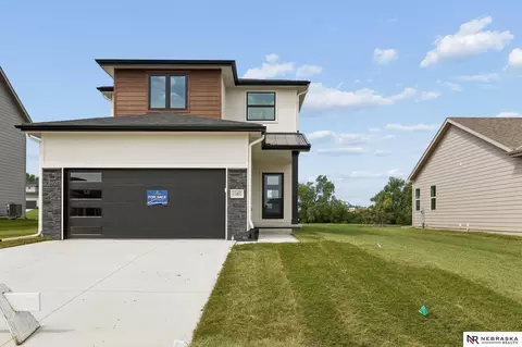 11402 N 161 Ave, Bennington, NE 68007
