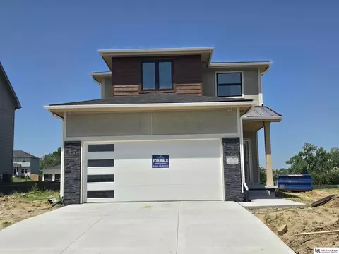 11402 N 161 Ave, Bennington, NE 68007