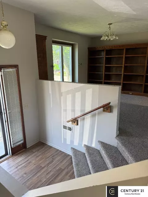 3432 Faye Dr, Bellevue, NE 68123
