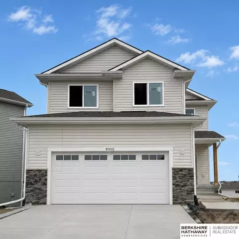 9305 Reynolds St, Omaha, NE 68122