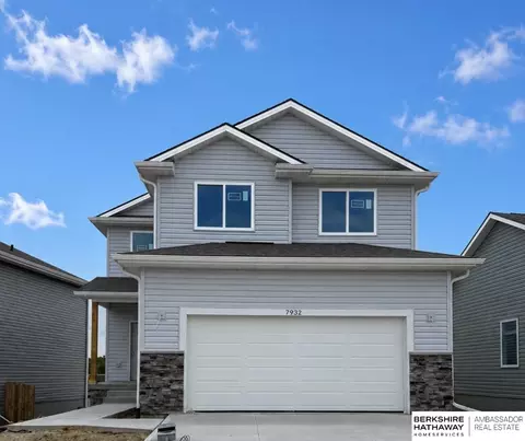 7932 N 93 St, Omaha, NE 68122