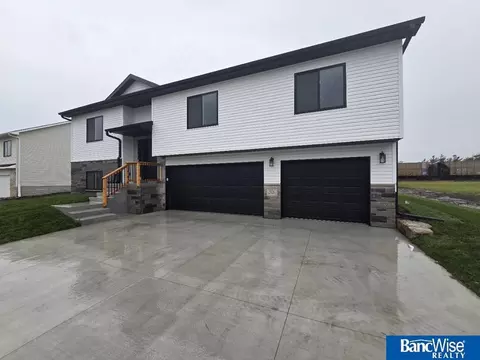 501 Railroad St, Hallam, NE 68368