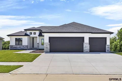 18309 Acorn Dr, Gretna, NE 68028