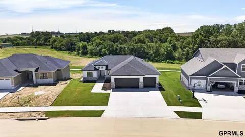 18309 Acorn Dr, Gretna, NE 68028
