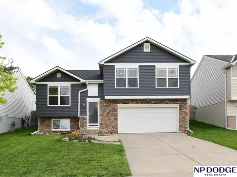 15306 Mormon St, Bennington, NE 68007