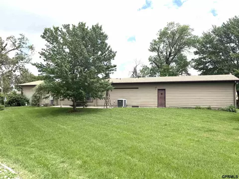 Exterior - 133 N Fillmore St, Bruning, NE 68322 photo 1 of 4