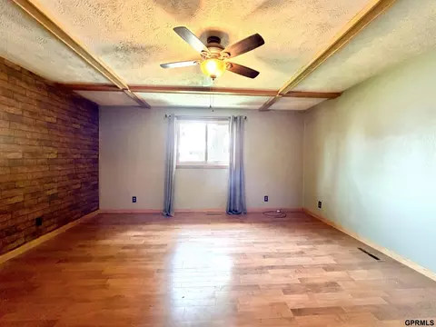 Living - 133 N Fillmore St, Bruning, NE 68322 photo 3 of 4