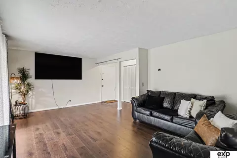 12025 Pierce Plz #324, Omaha, NE 68144