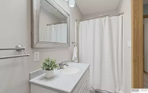 Bath - 507 E Fulton St, Hooper, NE 68031 photo 2 of 3