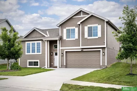 8201 Craig Ave, Omaha, NE 68122