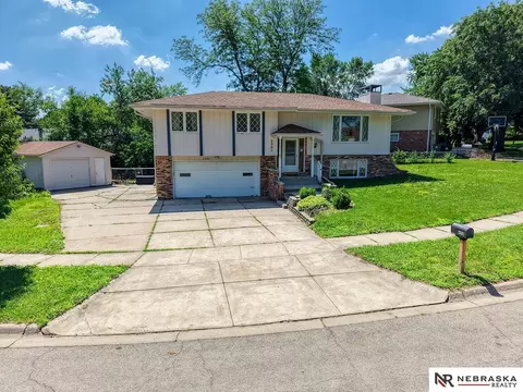 2501 Jameson N, Lincoln, NE 68512