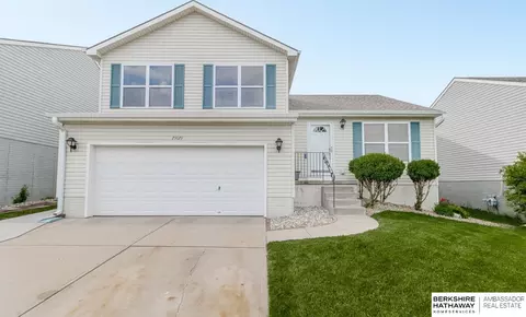 19619 V St, Omaha, NE 68135
