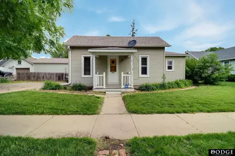 614 E Linden Ave, Fremont, NE 68025