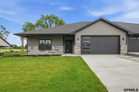710 Spring St, Adams, NE 68301
