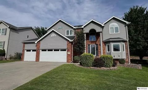 7510 Elk Creek Dr, Lincoln, NE 68516
