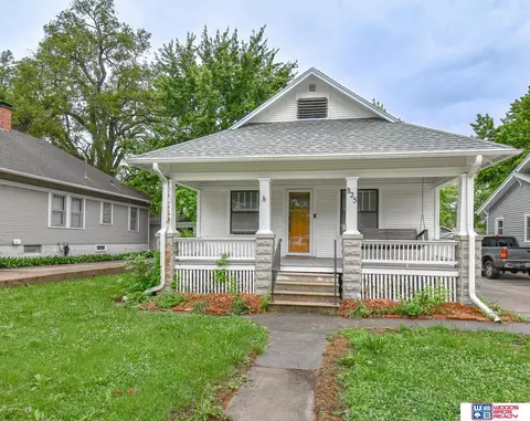 825 S 34th St, Lincoln, NE 68510
