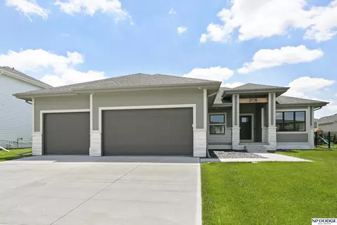 17011 Sarah St, Bennington, NE 68007
