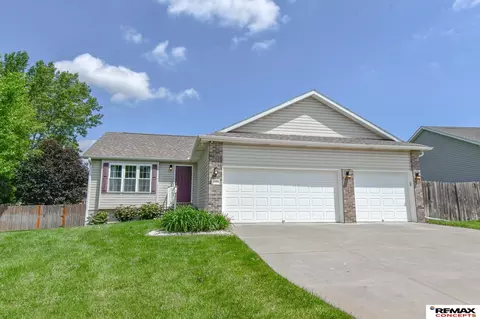 4548 W Ludwig Dr, Lincoln, NE 68528