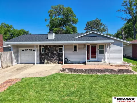 1924 Rancho Rd, Lincoln, NE 68502