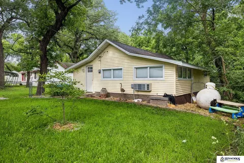 357 B R Lodge Ln, Crete, NE 68333