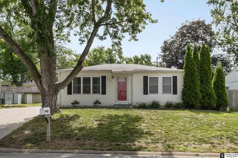 7401 S 41 St, Bellevue, NE 68147
