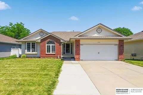 3506 Blackhawk Dr, Bellevue, NE 68123