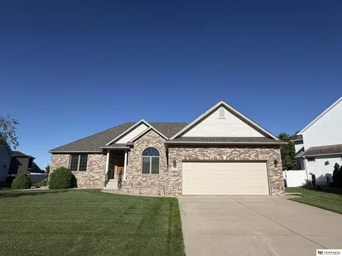 1250 Glenwood Ct, Fremont, NE 68025