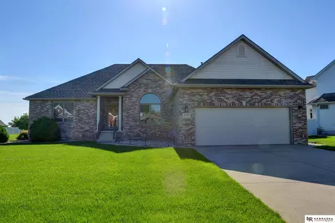 1250 Glenwood Ct, Fremont, NE 68025
