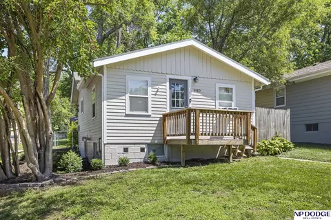 6160 Charles St, Omaha, NE 68132