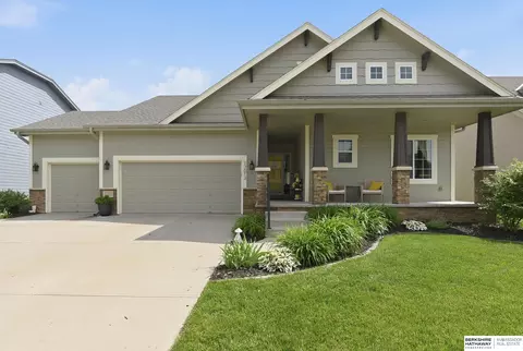 17013 Greenfield St, Omaha, NE 68136