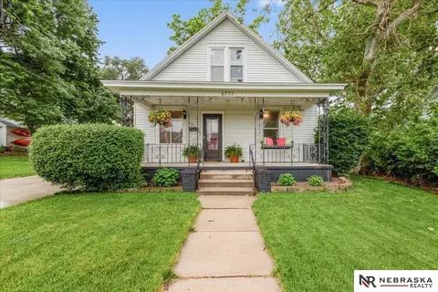 6777 Wirt St, Omaha, NE 68104