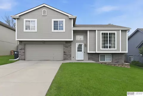 17665 K St, Omaha, NE 68135