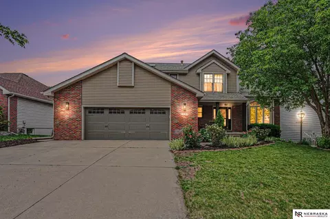 7700 Ali Dr, Lincoln, NE 68507