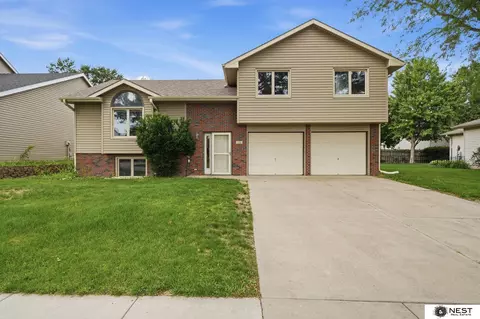 7311 S 32nd St, Lincoln, NE 68516