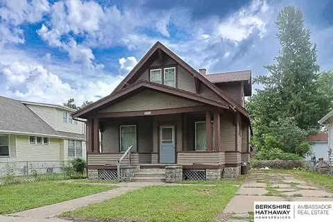 5327 N 27th St, Omaha, NE 68111