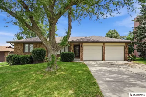 1120 Smoky Hill Rd, Lincoln, NE 68520