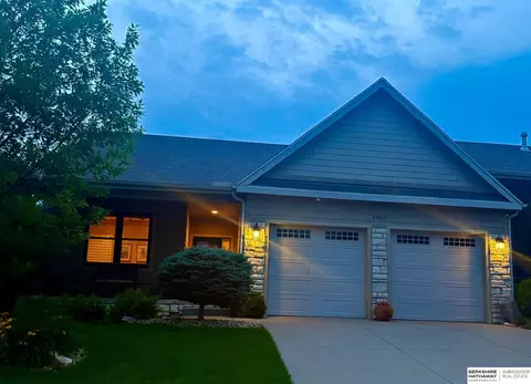 5802 N 158th St, Omaha, NE 68116
