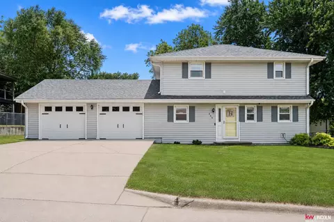 345 Swanson Dr, Syracuse, NE 68446