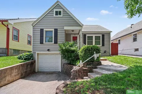 5011 Charles St, Omaha, NE 68132